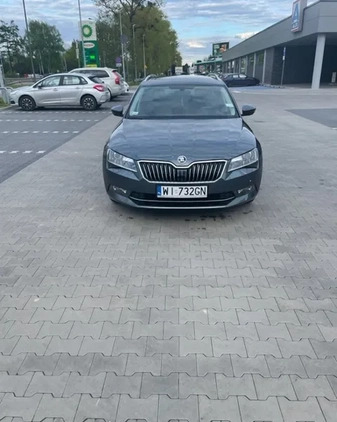 Skoda Superb cena 69000 przebieg: 161000, rok produkcji 2017 z Warszawa małe 7